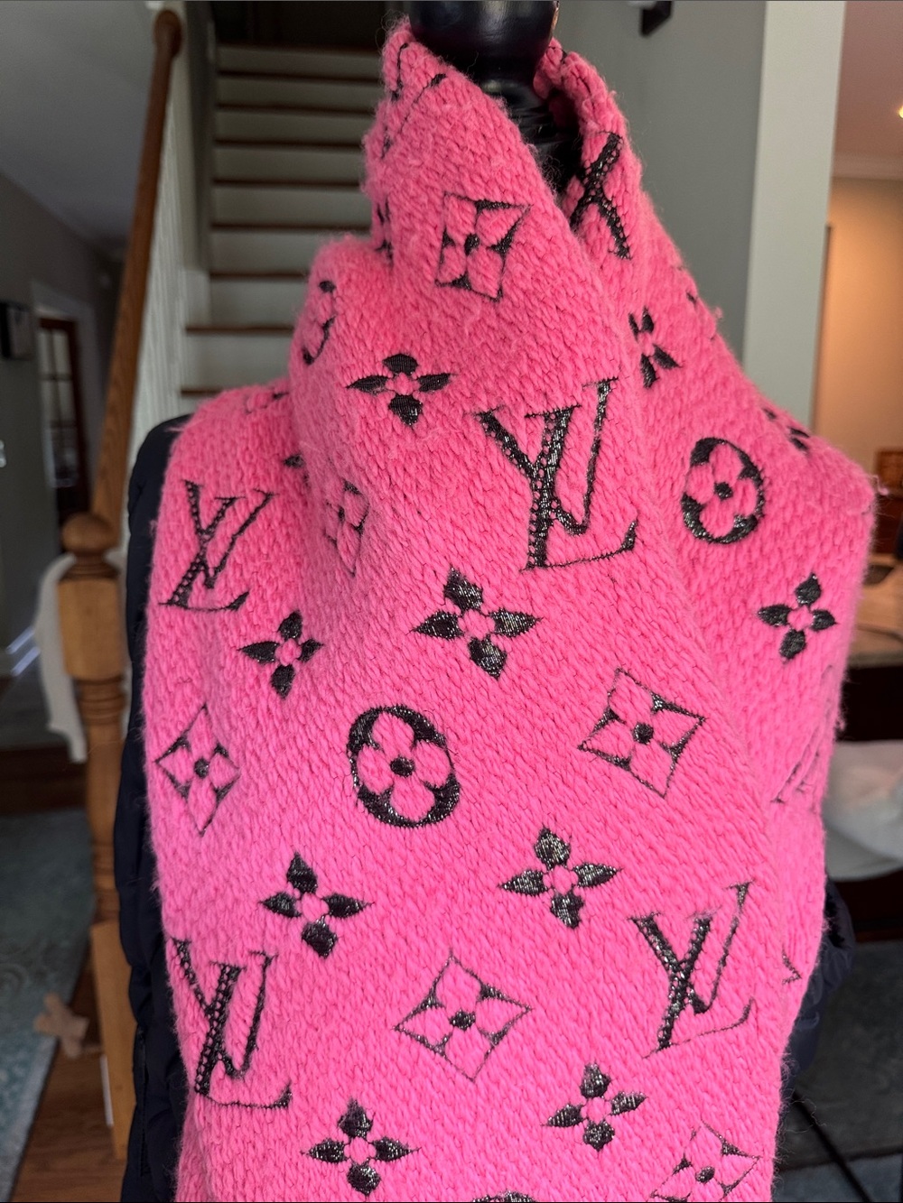 Louis Vuitton Monogram Echarpe Logo Mania Shine Scarf